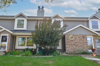 1911 Woodburn ROAD #C, Waukesha, WI 53188