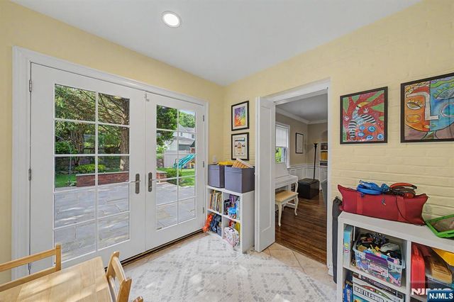 109 Windsor Road, Tenafly, NJ 07670