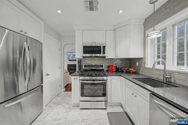 109 Windsor Road, Tenafly, NJ 07670