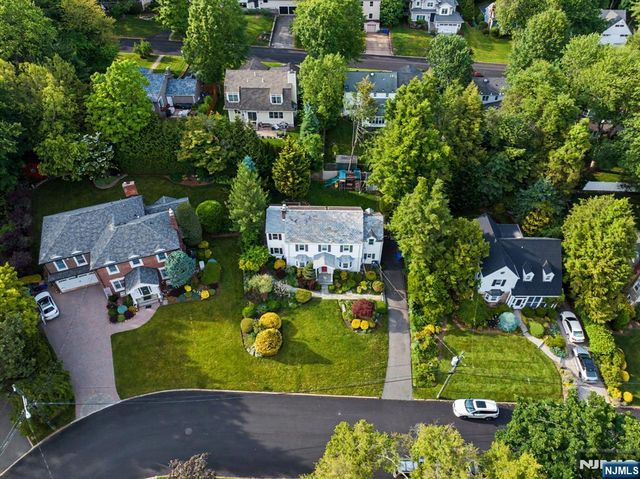 109 Windsor Road, Tenafly, NJ 07670