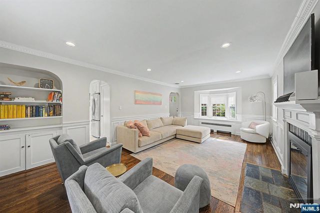 109 Windsor Road, Tenafly, NJ 07670