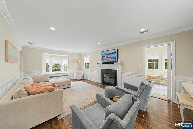 109 Windsor Road, Tenafly, NJ 07670