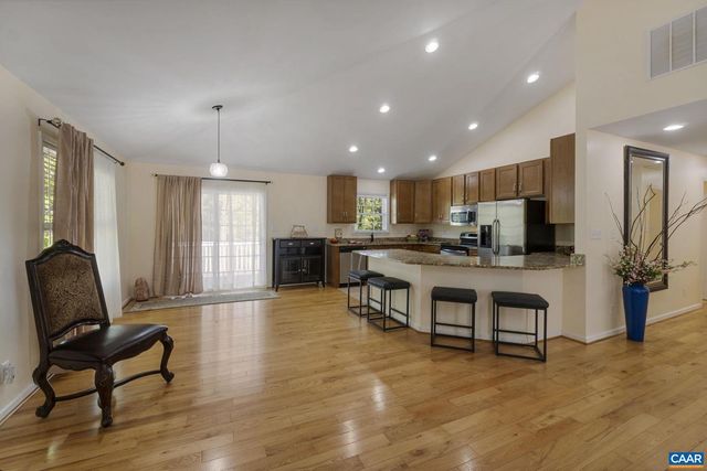 474 LAKE RD, Troy, VA 22974