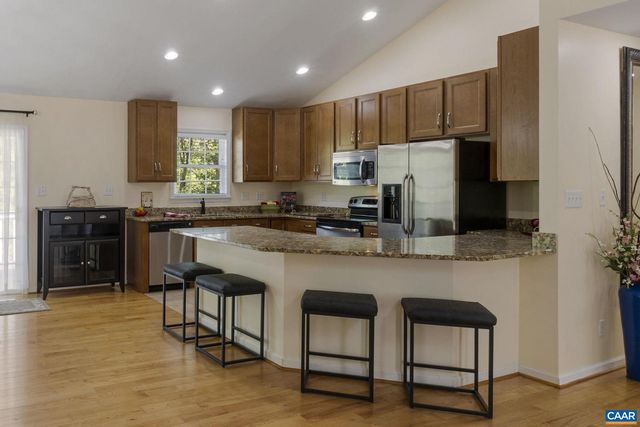 474 LAKE RD, Troy, VA 22974