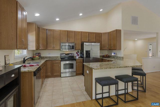 474 LAKE RD, Troy, VA 22974