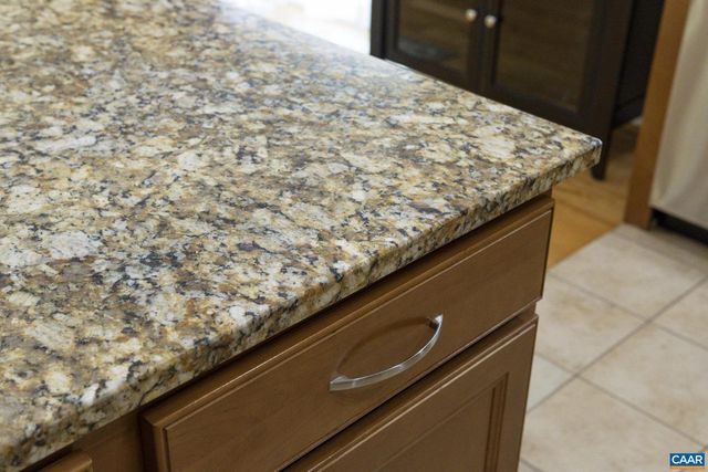 474 LAKE RD, Troy, VA 22974