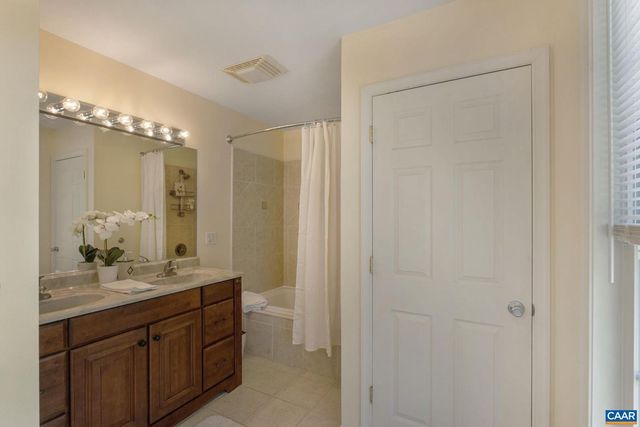 474 LAKE RD, Troy, VA 22974