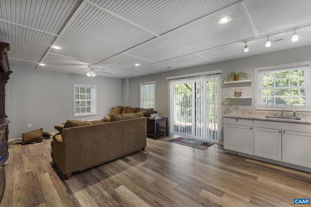 474 LAKE RD, Troy, VA 22974