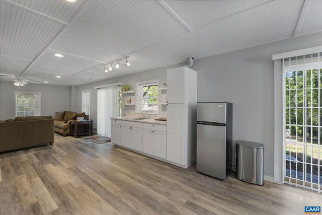 474 LAKE RD, Troy, VA 22974