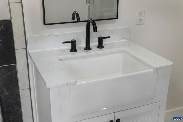 474 LAKE RD, Troy, VA 22974