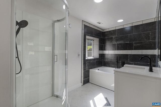 474 LAKE RD, Troy, VA 22974