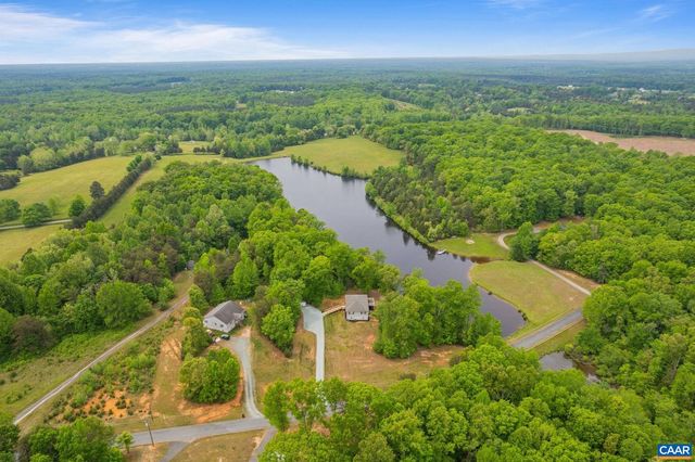 474 LAKE RD, Troy, VA 22974