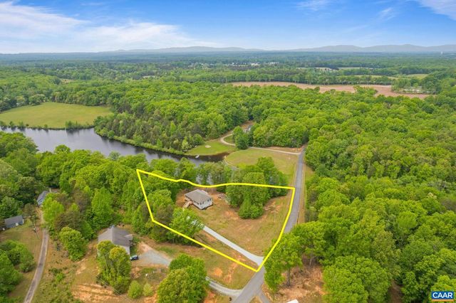 474 LAKE RD, Troy, VA 22974