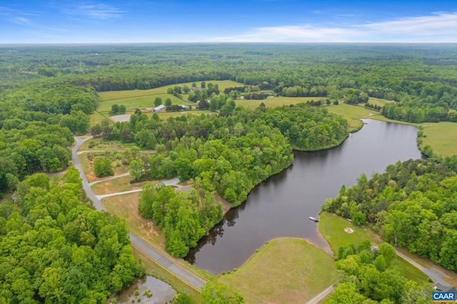 474 LAKE RD, Troy, VA 22974