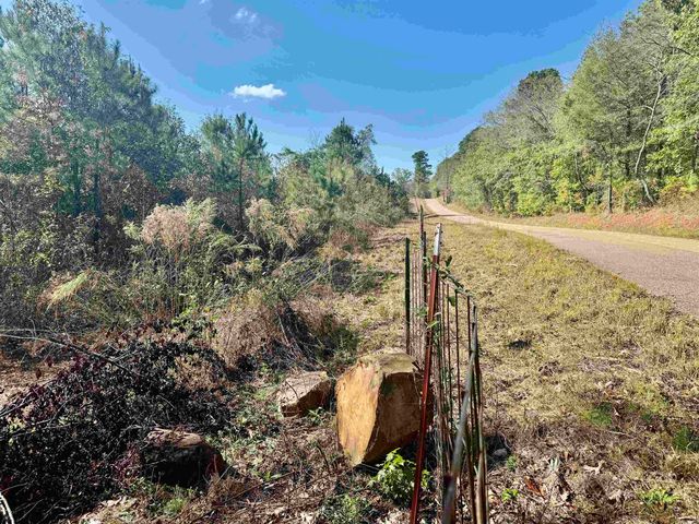 987 Walker Road, Amity, AR 71921