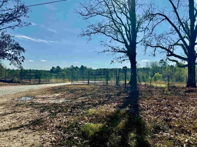 987 Walker Road, Amity, AR 71921