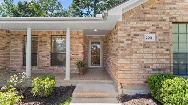 2011 Wickersham Drive, Huntsville, TX 77340