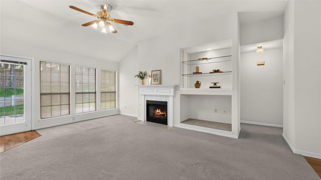 2011 Wickersham Drive, Huntsville, TX 77340