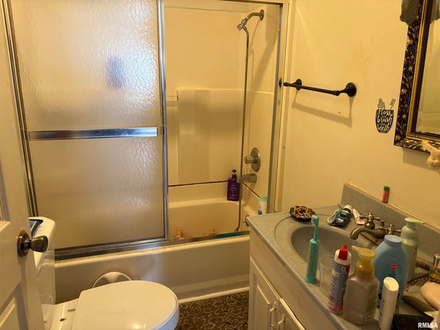 1210 S HICKORY Street, Centralia, IL 62801