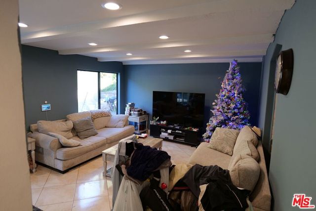 2241 Flintridge Drive, Glendale, CA 91206