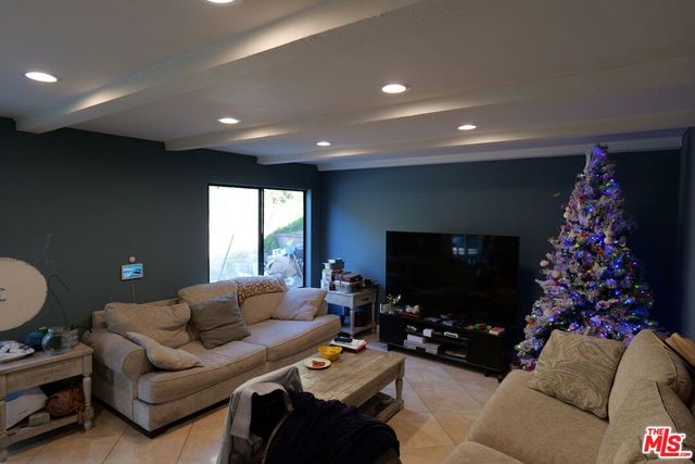 2241 Flintridge Drive, Glendale, CA 91206