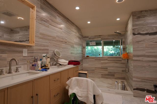 2241 Flintridge Drive, Glendale, CA 91206