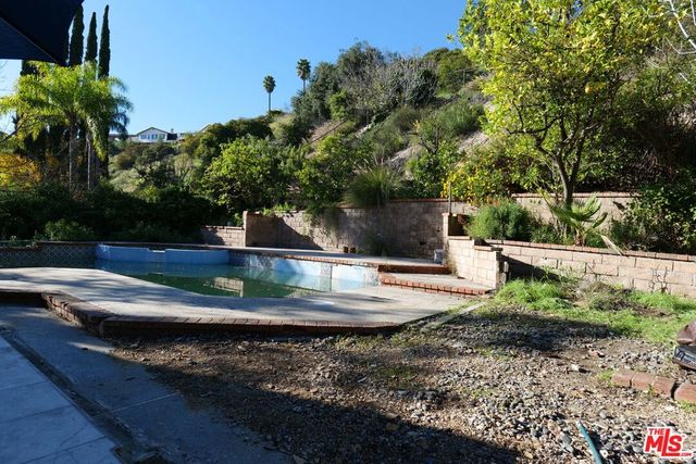 2241 Flintridge Drive, Glendale, CA 91206