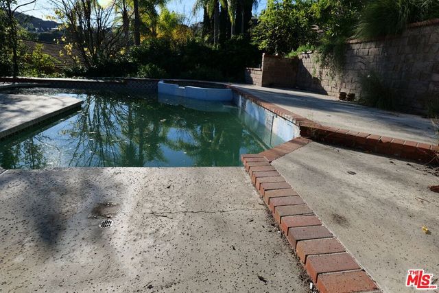 2241 Flintridge Drive, Glendale, CA 91206