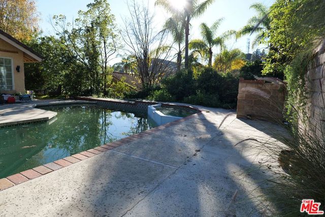 2241 Flintridge Drive, Glendale, CA 91206