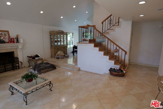 2241 Flintridge Drive, Glendale, CA 91206