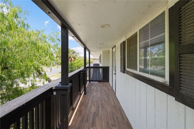 1006 Memphis Dr, Corpus Christi, TX 78412