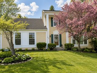 2636 Orbit Drive, Orion Charter Township, MI 48360