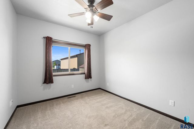 1529 E Gold Dust St Street, Sioux Falls, SD 57104