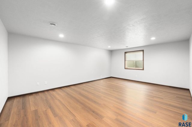 1529 E Gold Dust St Street, Sioux Falls, SD 57104