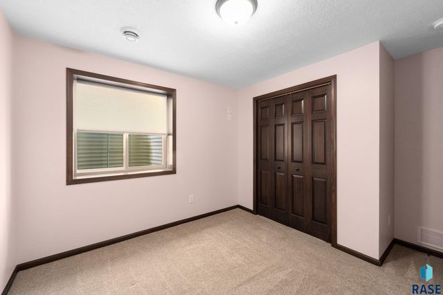 1529 E Gold Dust St Street, Sioux Falls, SD 57104