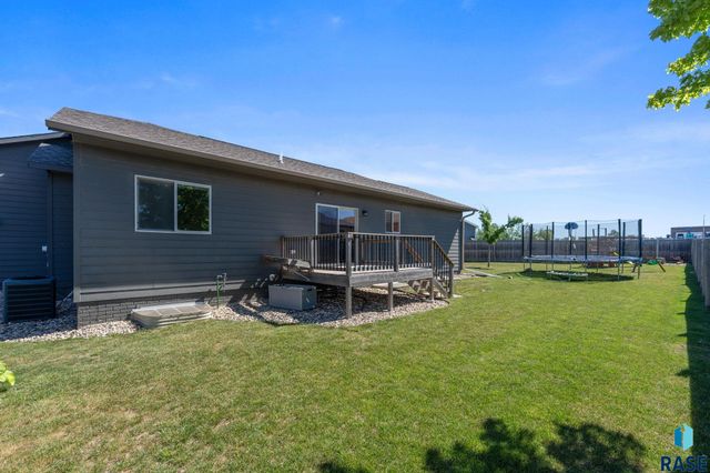 1529 E Gold Dust St Street, Sioux Falls, SD 57104