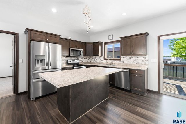 1529 E Gold Dust St Street, Sioux Falls, SD 57104