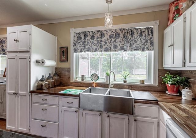 110 TWIN BRIDGES Road, Alexandria, LA 71303