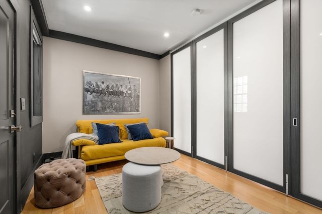 135 Beaconsfield 2, Brookline, MA 02445