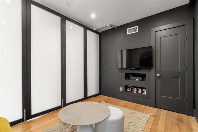 135 Beaconsfield 2, Brookline, MA 02445