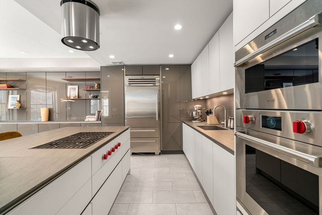 135 Beaconsfield 2, Brookline, MA 02445