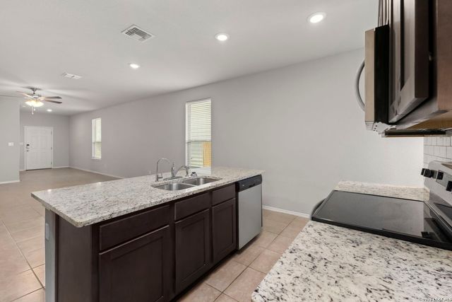 10019 RANCHO REAL RD, San Antonio, TX 78224