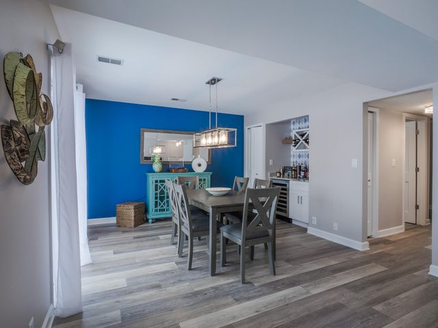 1300 Winding Ridge Lane D8, Valparaiso, IN 46383