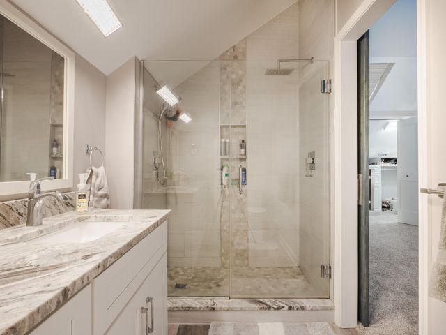 1300 Winding Ridge Lane D8, Valparaiso, IN 46383