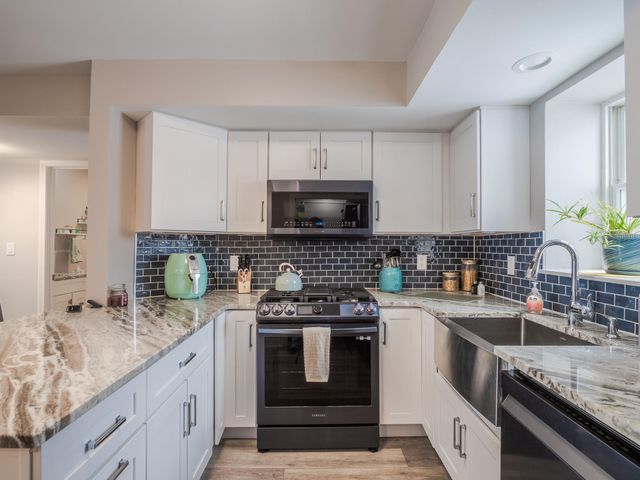 1300 Winding Ridge Lane D8, Valparaiso, IN 46383