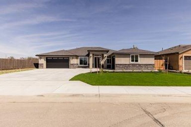 3351 N Bautista Avenue, Hanford, CA 93230