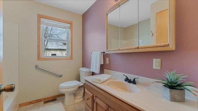 1502 Armstrong Circle NW, Alexandria, MN 56308