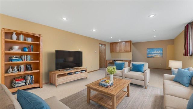 1502 Armstrong Circle NW, Alexandria, MN 56308