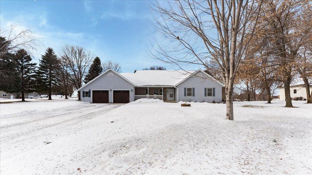 1502 Armstrong Circle NW, Alexandria, MN 56308