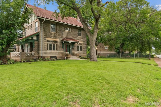 5922 Oakherst Place, St Louis, MO 63112
